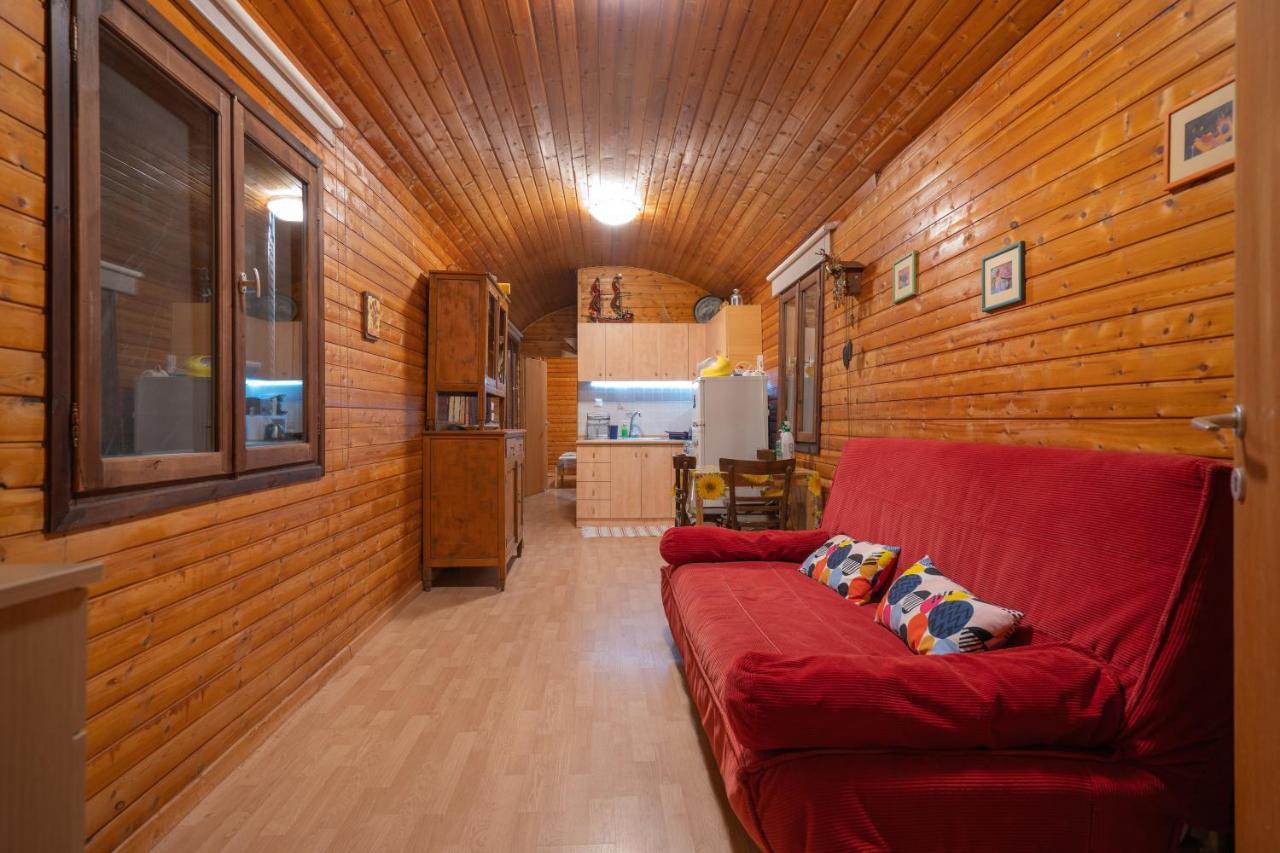 Train In The Forest Aridaia Exterior photo